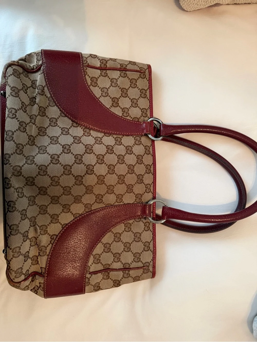 Gucci Beige GG Canvas Shoulder Bag with Burgundy Leather Trim Authentic